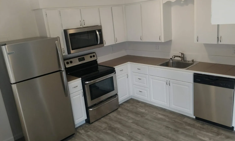 Crestline Duplex D - 6428 and 6432 N Crestline St